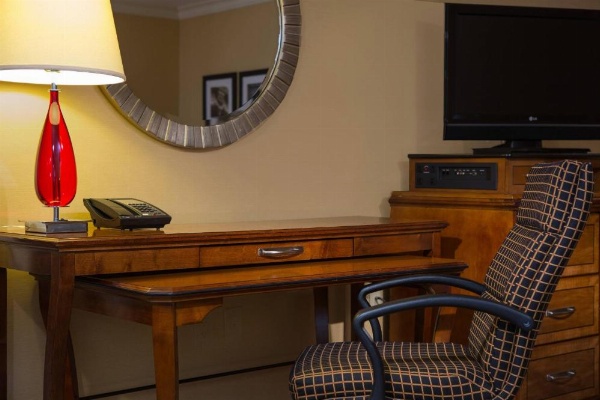 Baltimore Marriott Inner Harbor at Camden Yards image 10